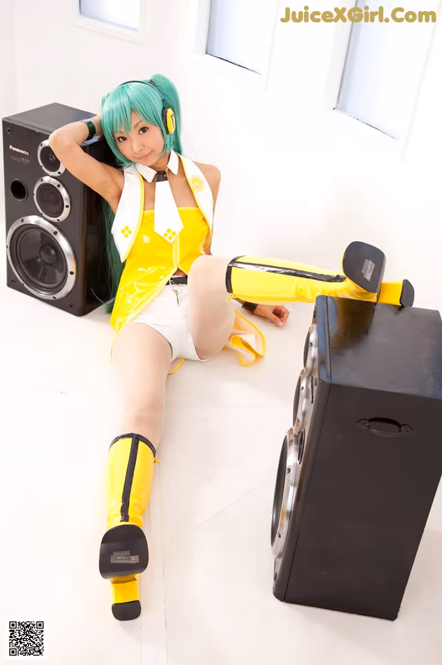 Necoco - Highgrade Swallowing Freeones